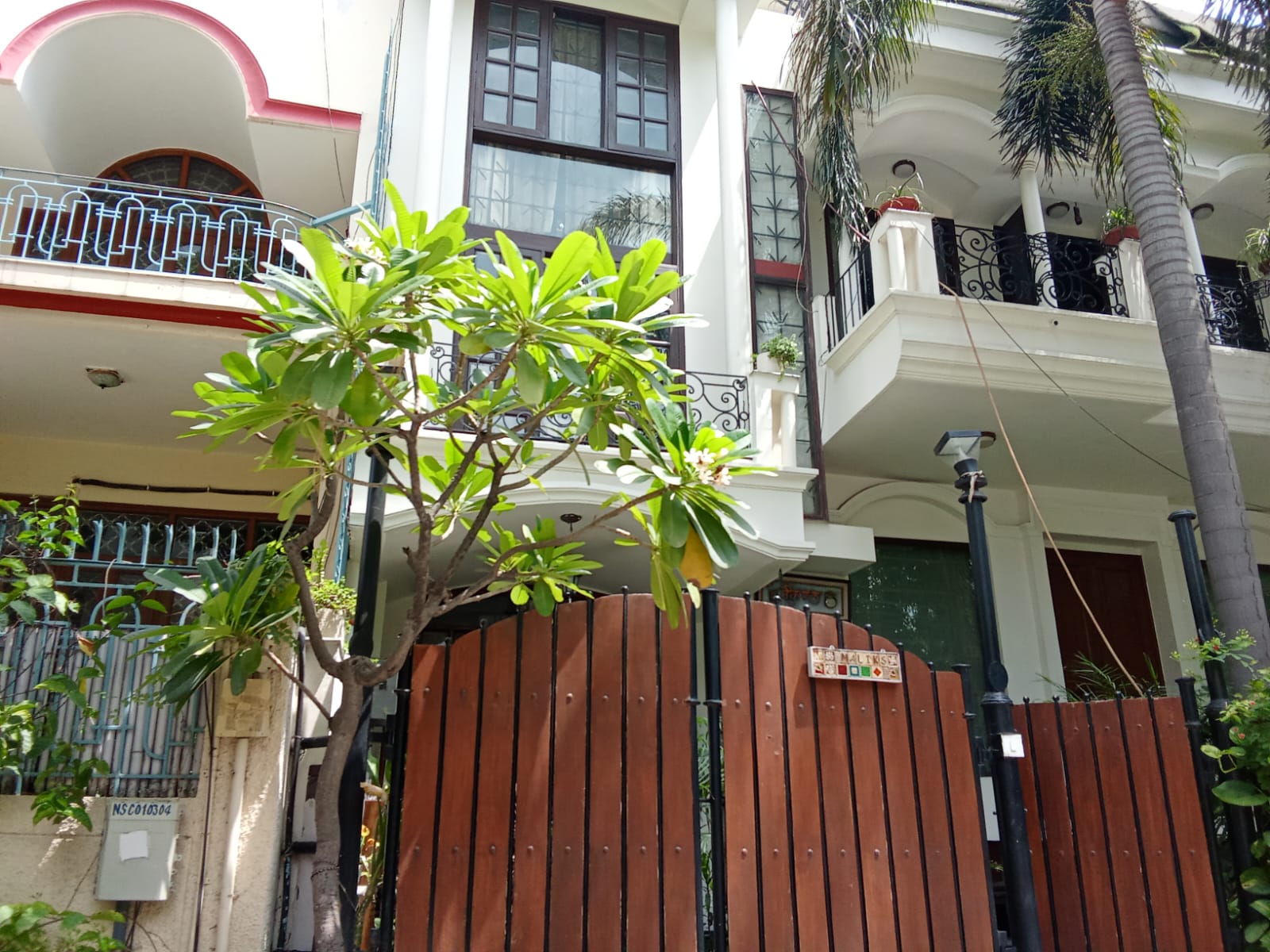 4 BHK + Study Room Villa For Rent in Nizamuddin East