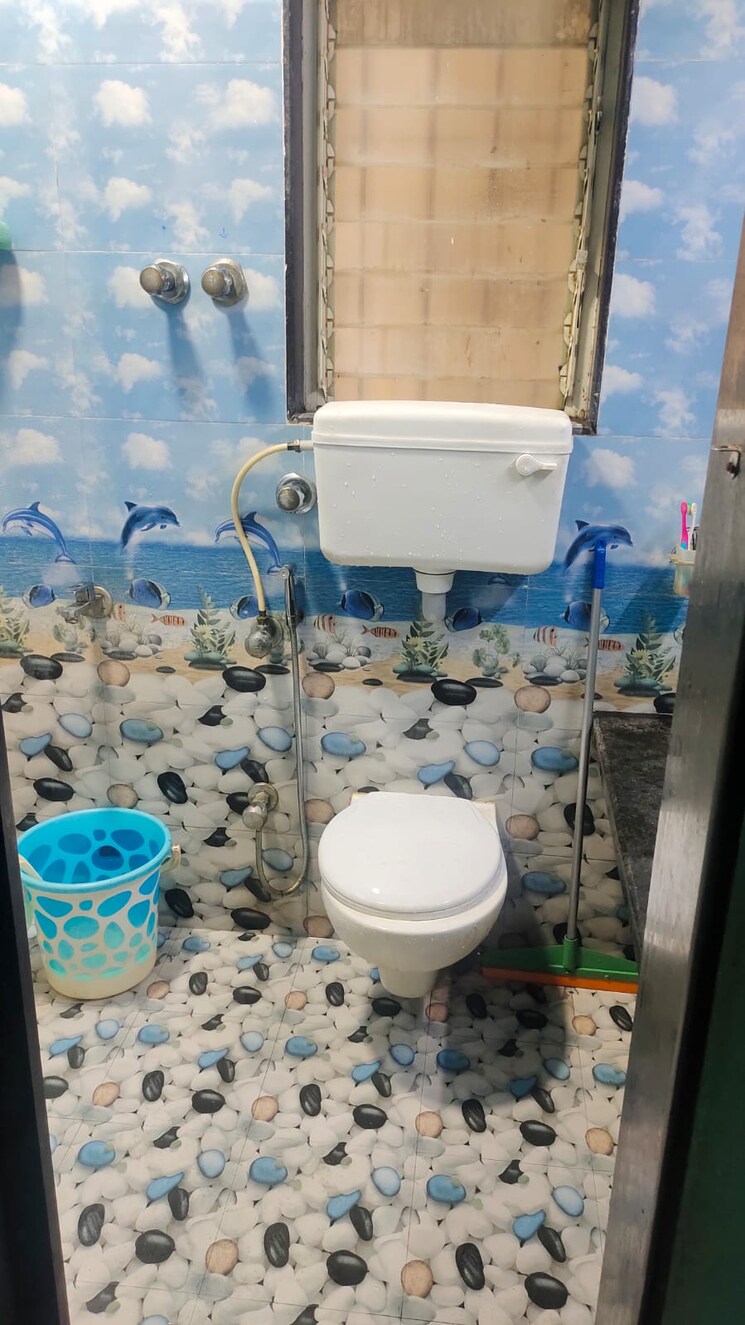 Bathroom, evershine-woods 2 Bedroom 900 Sq.Ft. Apartment In Mira Road Thane 8957028