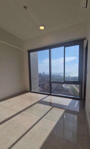 Room in 3 BHK Apartment at Piramal Mahalaxmi, Mahalaxmi – for Rent