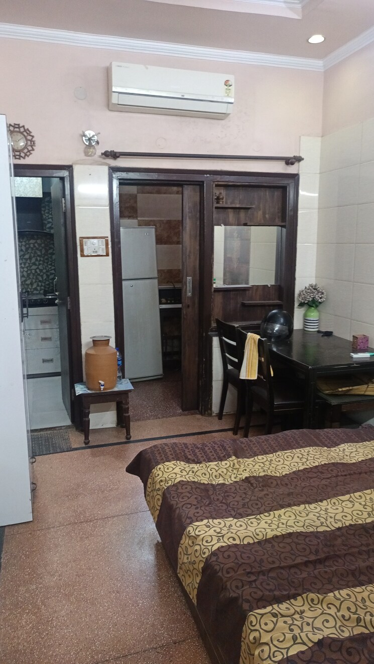 Living Room, patel nagar 1.5 Bedroom 650 Sq.Ft. Builder Floor In Patel Nagar Delhi 8957129