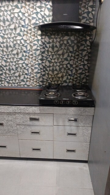 Furnished Amenities in 1.5 BHK Builder Floor at Patel Nagar – for Rent