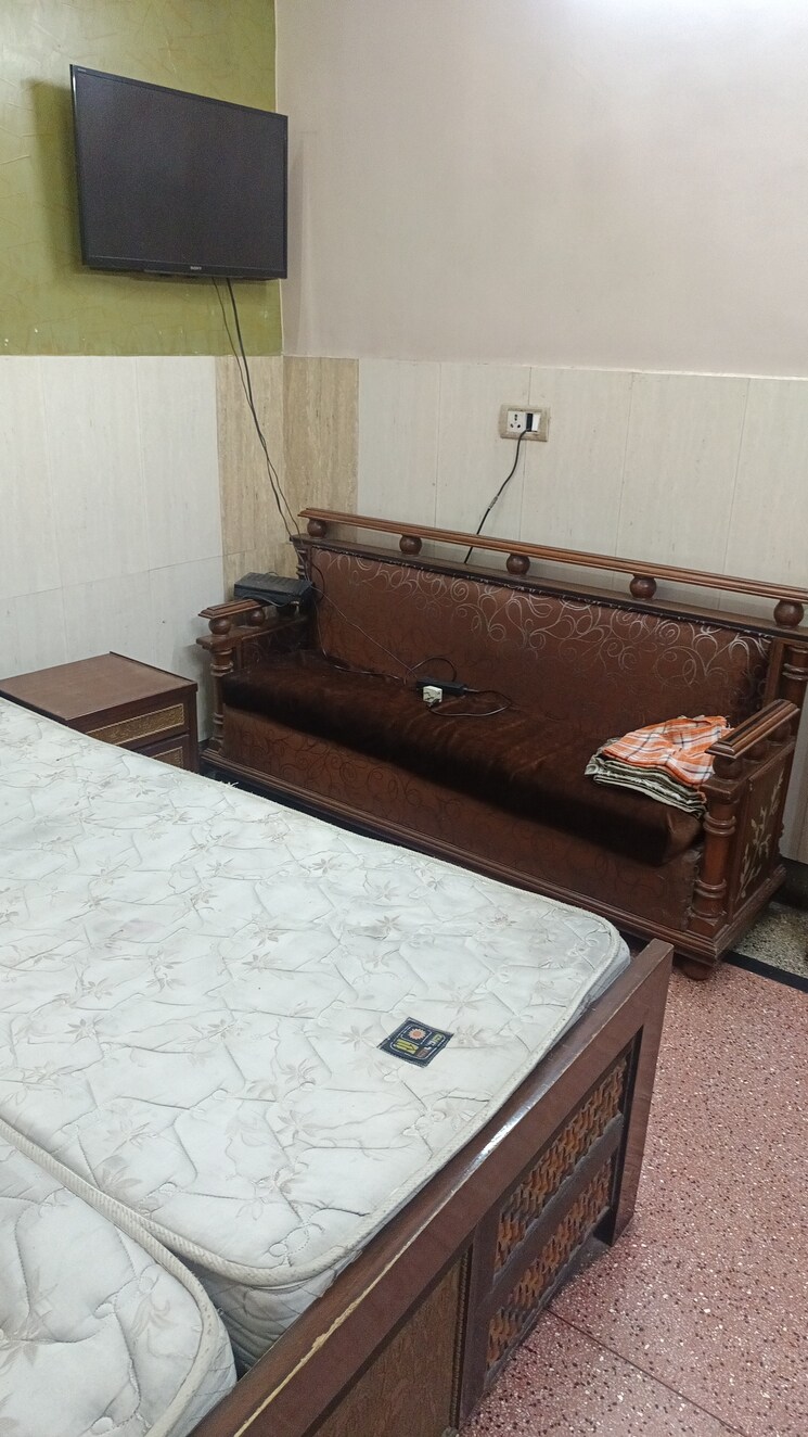 Bedroom, patel nagar 1.5 Bedroom 650 Sq.Ft. Builder Floor In Patel Nagar Delhi 8957129