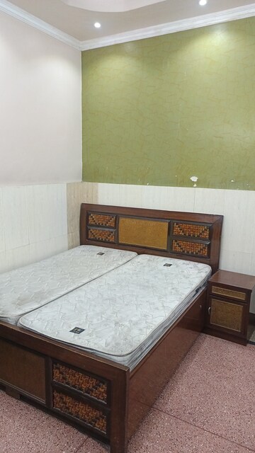 Bedroom in 1.5 BHK Builder Floor at Patel Nagar – for Rent