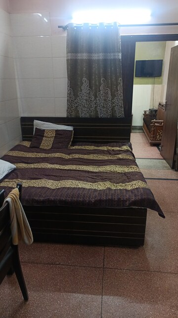 Bedroom in 1.5 BHK Builder Floor at Patel Nagar – for Rent