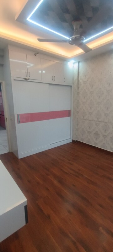 Room in 3 BHK Apartment at Urbtech Hilston, Sector 79 – for Rent