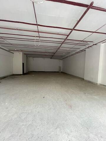 Room in  Showroom at Chandak Unicorn, Andheri West – for Rent