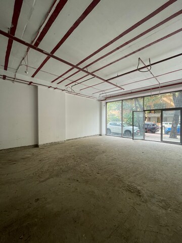 Room in  Showroom at Chandak Unicorn, Andheri West – for Rent