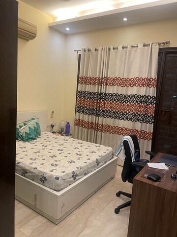 Bedroom in 3 BHK Builder Floor at DLF Atria, Dlf Phase ii – for Rent