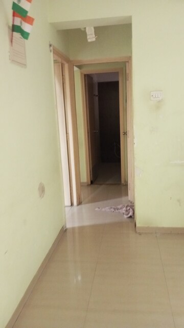 Room in 2 BHK Apartment at Unnathi Woods Phase 1 And 2, Ghodbunder Road – for Rent