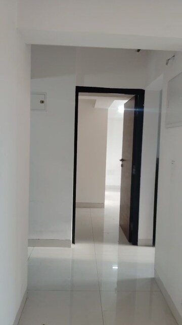 Room in 2 BHK Apartment at Avant Heritage, Jogeshwari East – for Rent