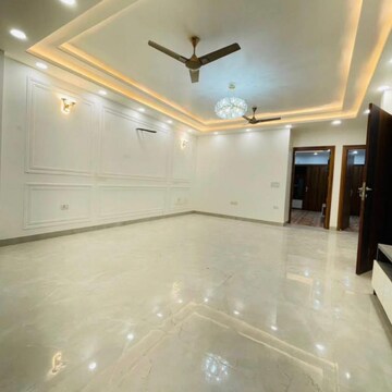 Kitchen in 3.5 BHK Builder Floor at Vipul World Floors, Sector 48 – for Sale