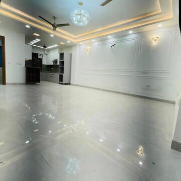 Room in 3.5 BHK Builder Floor at Vipul World Floors, Sector 48 – for Sale