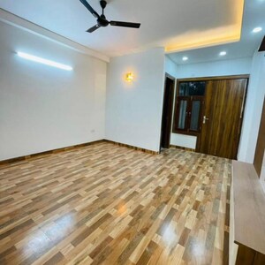 Bedroom in 3.5 BHK Builder Floor at Vipul World Floors, Sector 48 – for Sale