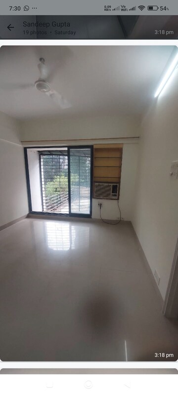 Room in 3 BHK Apartment at Goyal Lakshchandi Heights, Goregaon East – for Rent