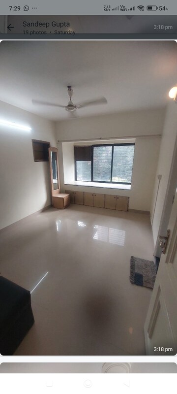 Room in 3 BHK Apartment at Goyal Lakshchandi Heights, Goregaon East – for Rent