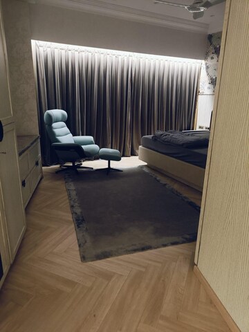 Team Area in 3 BHK Apartment at Lodha World View, Worli – for Rent