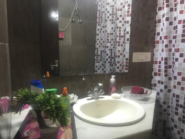 Bathroom, safdarjung development area 2 Bedroom 1200 Sq.Ft. Builder Floor In Safdarjung Development Area Delhi 8957237