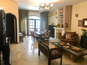 Living Room in 2 BHK Builder Floor at Safdarjung Development Area – for Rent