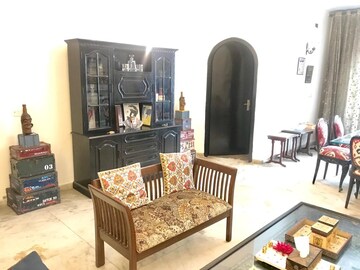 Living Room in 2 BHK Builder Floor at Safdarjung Development Area – for Rent