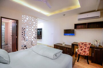 Bedroom in 1 RK Apartment at Ansal API Esencia, Sector 67 – for Rent