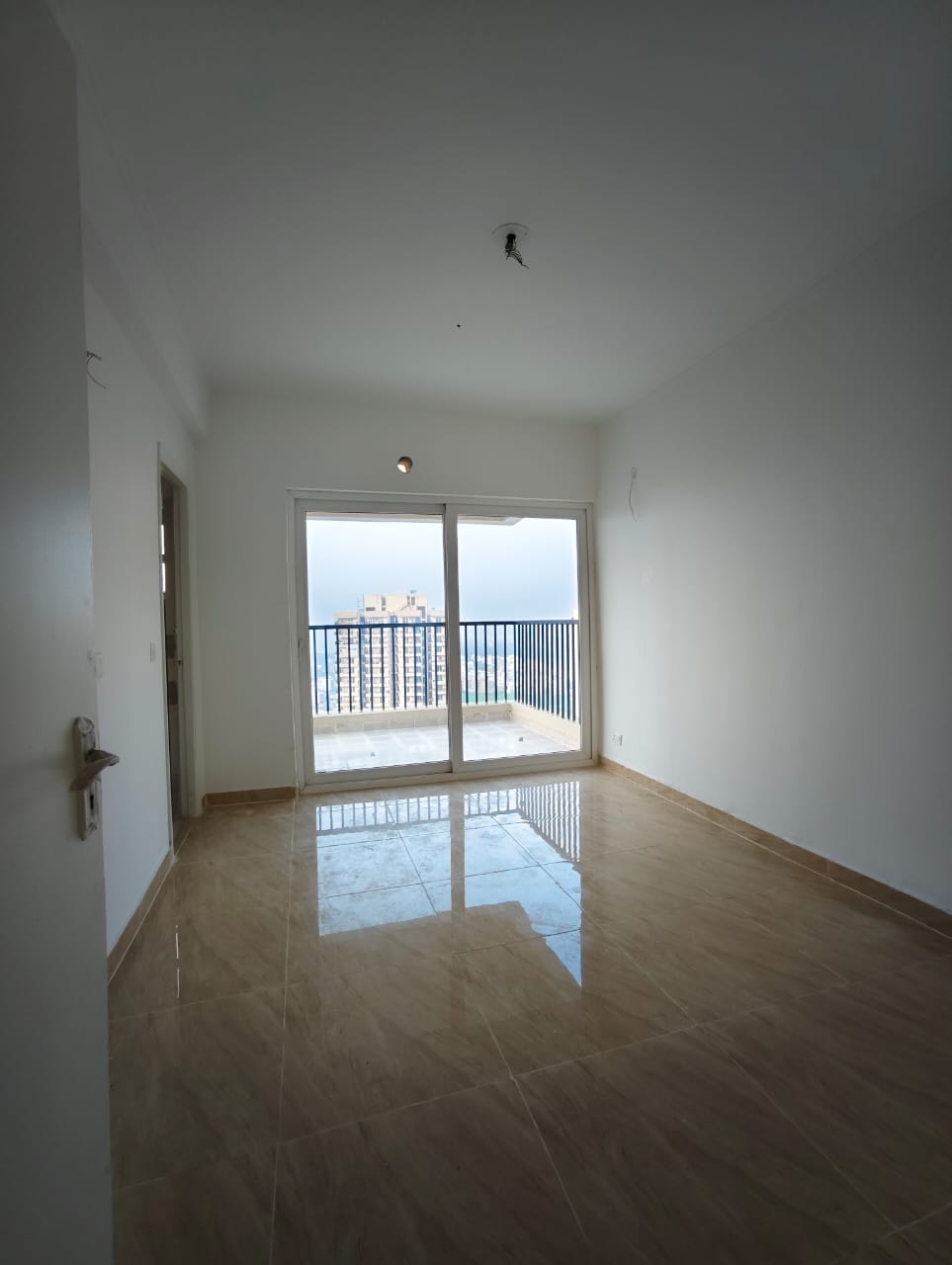 2 BHK + Pooja Room,Study Room 557 Sq.Ft. Apartment in Gaur Yamuna City 16th Park View