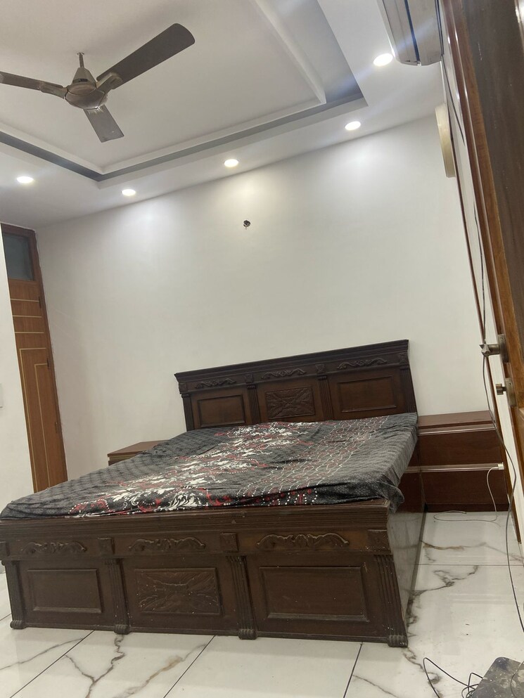 Bedroom, south extension ii 6 Bedroom 250 Sq.Yd. Builder Floor In South Extension ii Delhi 8957271