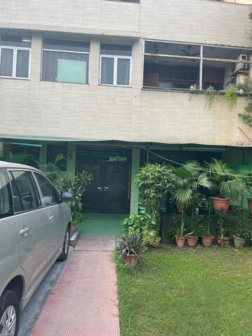 3 BHK Builder Floor – Exterior View View at South Extension ii - for Rent