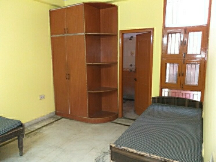 Room, gyan khand ii Pg For Boys & Girls In Gyan Khand ii 8957291