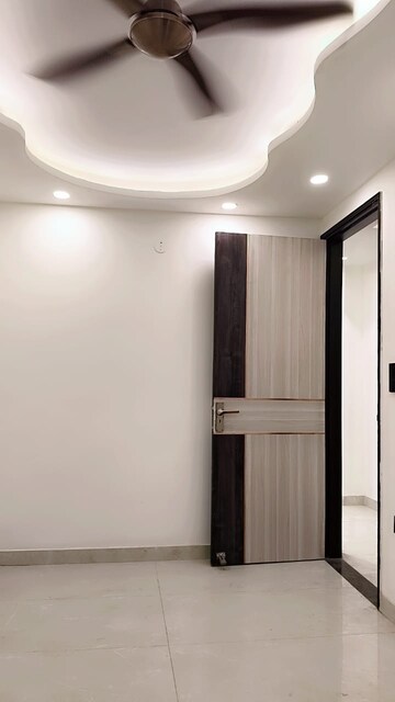 Building Lobby in 2 BHK Builder Floor at Govindpuri – for Rent