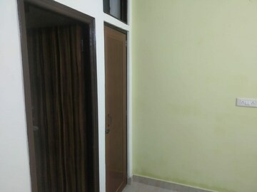 1 RK Builder Floor For Sale in Onyx Plaza, Vasundhara Sector 3
