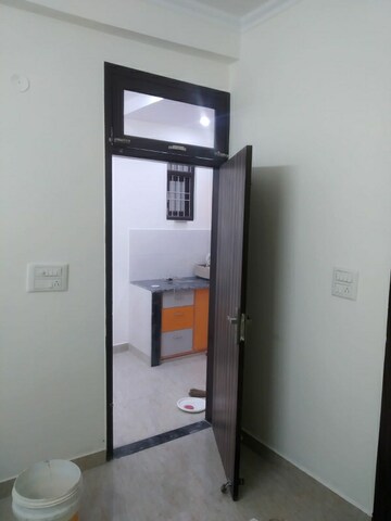 Room in 1 RK Builder Floor at Onyx Plaza, Vasundhara Sector 3 – for Sale