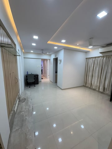 Room in 2 BHK Apartment at DB Orchid Ozone, Dahisar East – for Rent