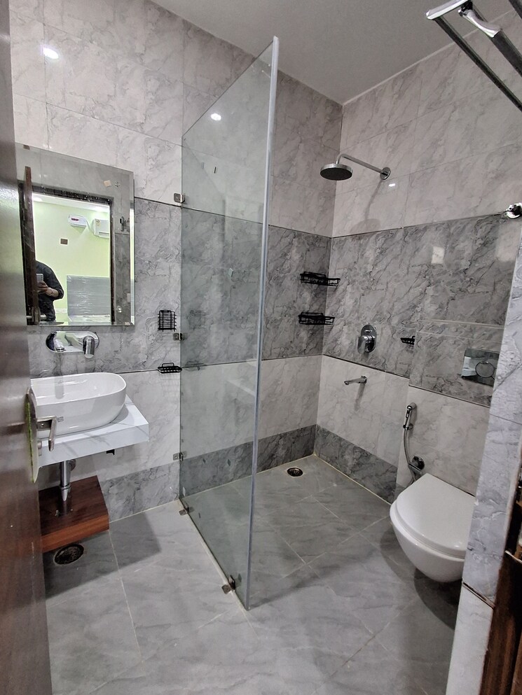 Bathroom, ansal-sushant-lok-i 4 Bedroom 500 Sq.Yd. Builder Floor In Sector 43 Gurgaon 8957310
