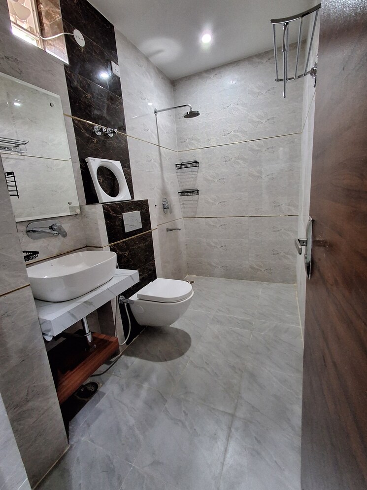Bathroom, ansal-sushant-lok-i 4 Bedroom 500 Sq.Yd. Builder Floor In Sector 43 Gurgaon 8957310