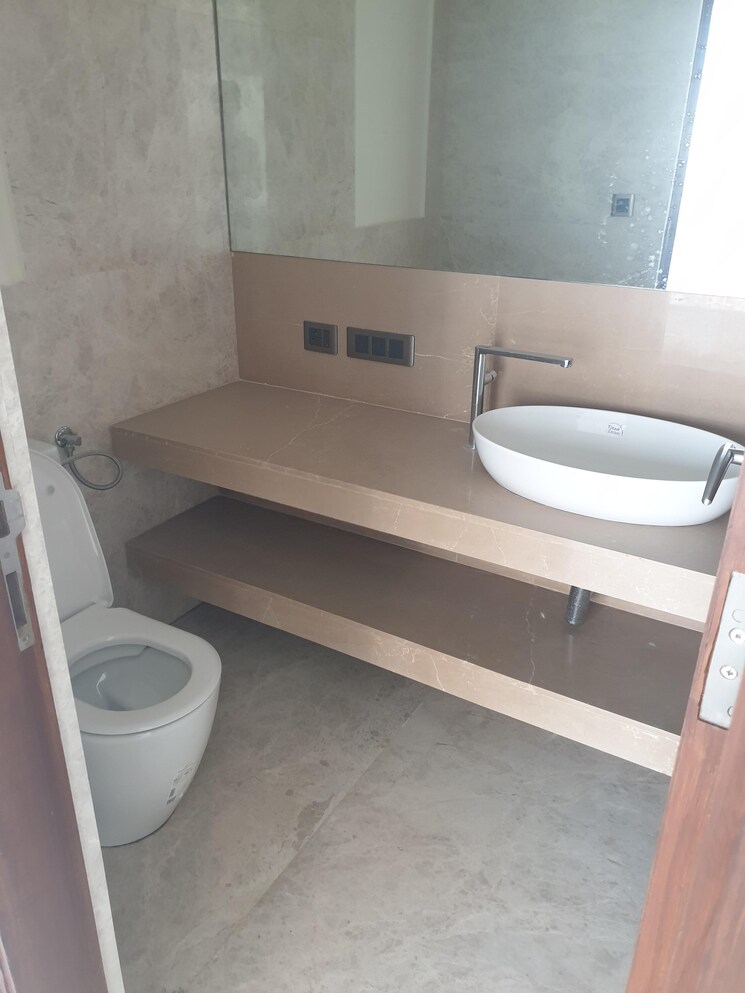 Bathroom, indiabulls-blu 3 Bedroom 1202 Sq.Ft. Apartment In Worli Mumbai 8957305