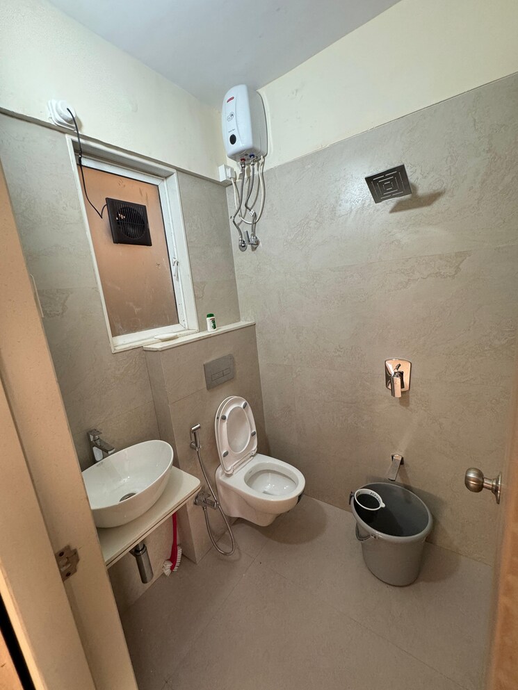 Bathroom, thane east 2 Bedroom 562 Sq.Ft. Apartment In Thane East Thane 8957339