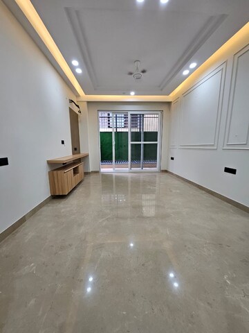 Room in 3 BHK Builder Floor at Gupta Awas, Sector 43 – for Rent