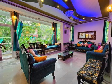 Bedroom in 3 BHK Builder Floor at Chittaranjan Park – for Rent