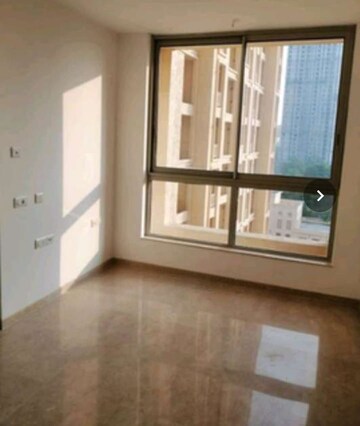 Room in 1 BHK Apartment at Hiranandani Solitaire Studio Apartment, Ghodbunder Road – for Rent