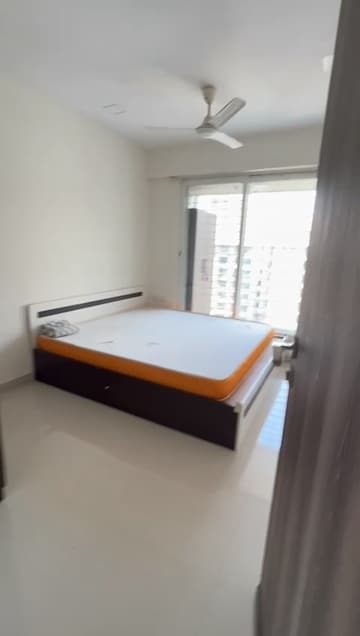 2 BHK Apartment For Rent in Dev Leo Tower, Oshiwara
