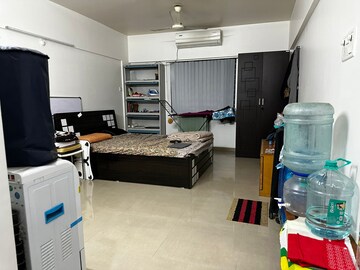 Team Area in 2 BHK Apartment at Kumar Padmalaya, Aundh – for Rent