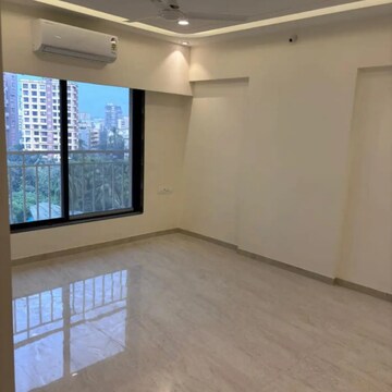Room in 3 BHK Apartment at Malad West – for Sale