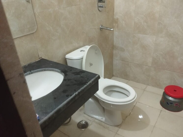 Bathroom, amrapali-kingswood 2 Bedroom 835 Sq.Ft. Apartment In Sector 4 Greater Noida Greater Noida 8954704