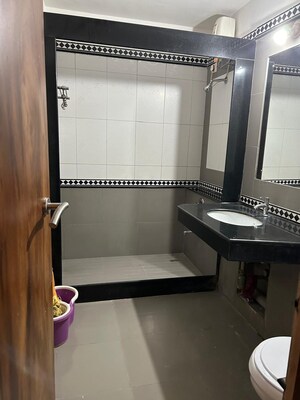 Team Area in 2 BHK Apartment at Suchidham Complex, Goregaon East – for Sale
