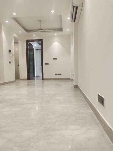 Furnished Amenities in 3 BHK Builder Floor at East Of Kailash – for Rent