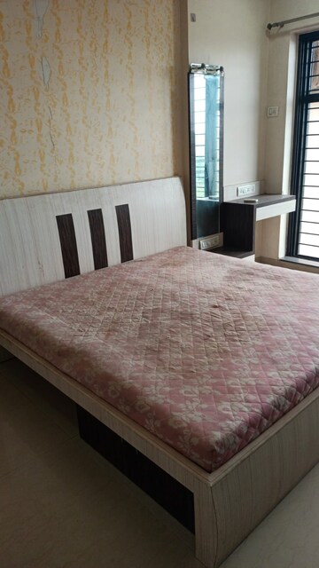 Bedroom in 2 BHK Apartment at Satellite Tower, Goregaon East – for Rent