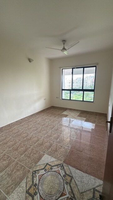 Room in 3 BHK Apartment at Kolte Maestros, Wanowrie – for Rent