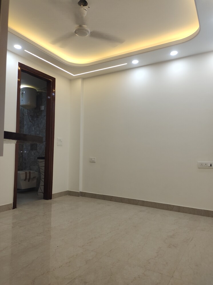 undefined, east of kailash 3 Bedroom 1300 Sq.Ft. Builder Floor In East Of Kailash Delhi 8957520