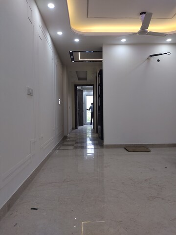 Room in 3 BHK Builder Floor at East Of Kailash – for Rent