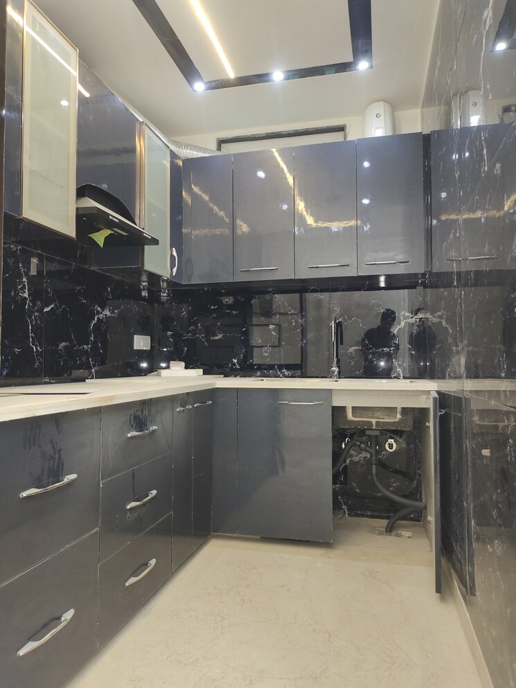 Team Area, east of kailash 3 Bedroom 1300 Sq.Ft. Builder Floor In East Of Kailash Delhi 8957520